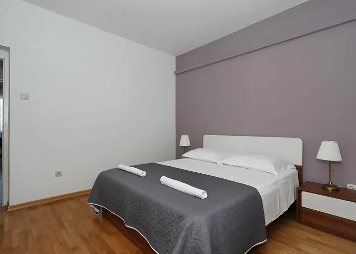 Nyaraló Maslina Nin