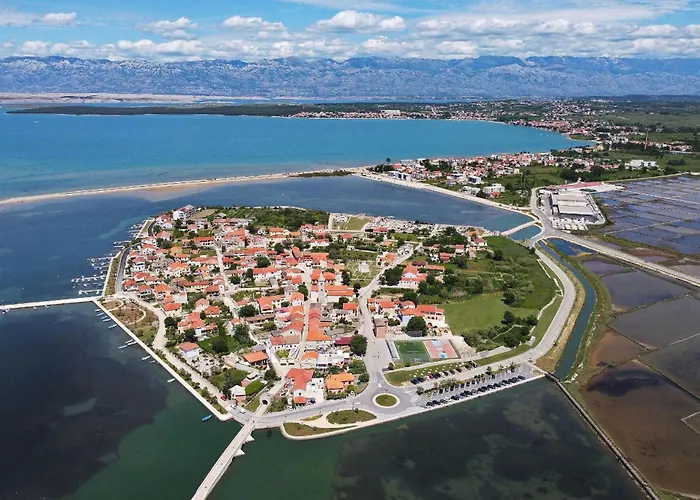 Nyaraló Maslina Nin