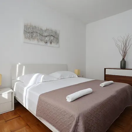 Holiday home Maslina Nin