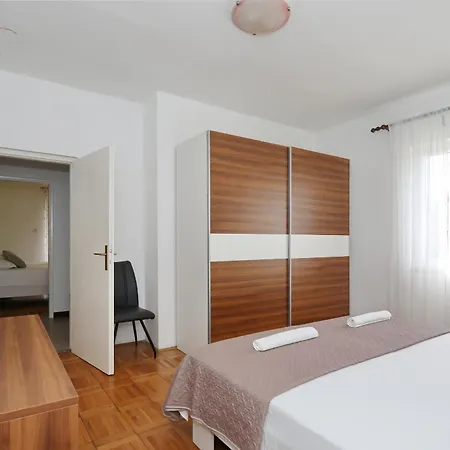 Holiday home Maslina