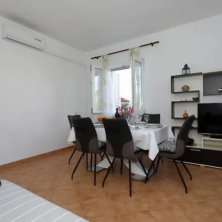Holiday home Maslina Nin
