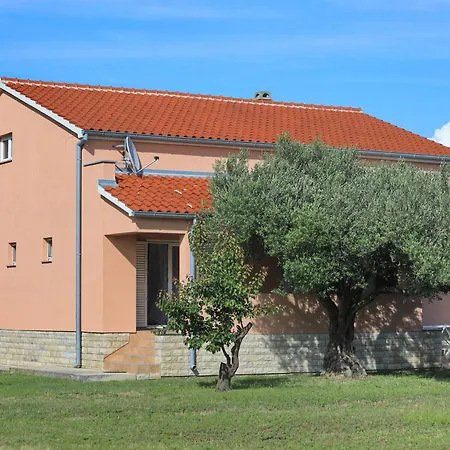 בית נופש Maslina